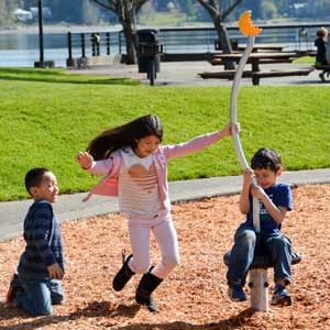 Spinning playground equipment