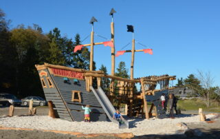 Highwire KOMPAN Pirate Ship