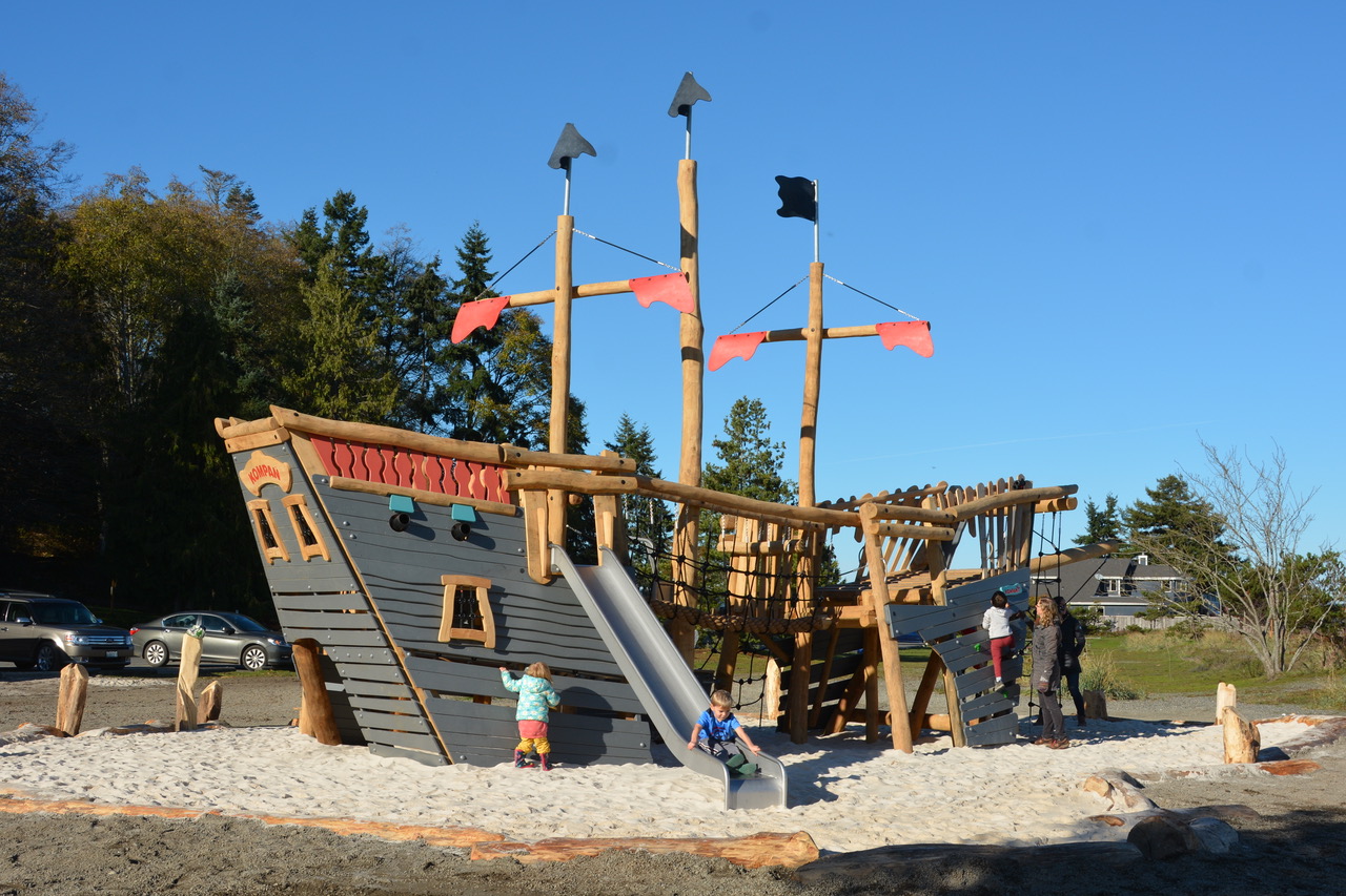 Highwire KOMPAN Pirate Ship